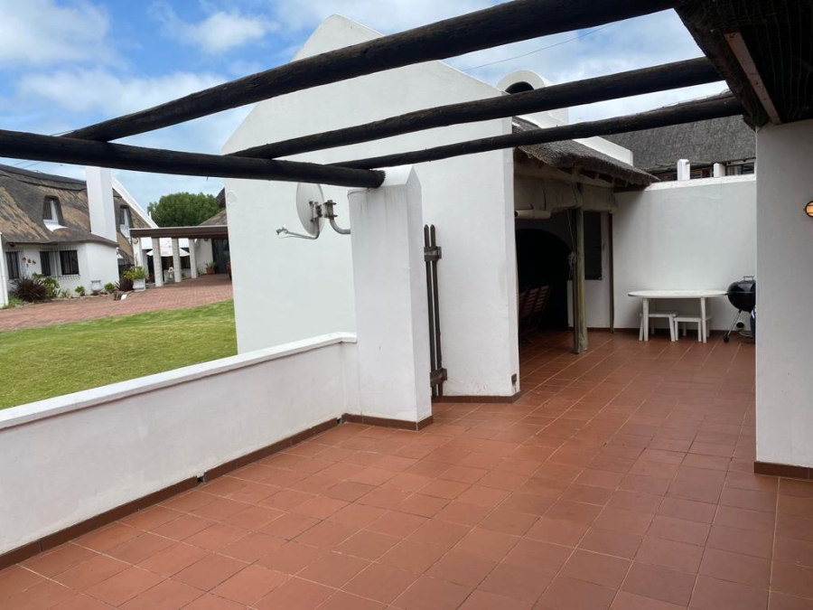 To Let 6 Bedroom Property for Rent in Stilbaai Wes Western Cape